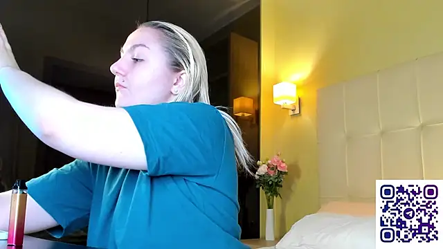 Debbie Taylor online show from October 2025 04:50:01 PM