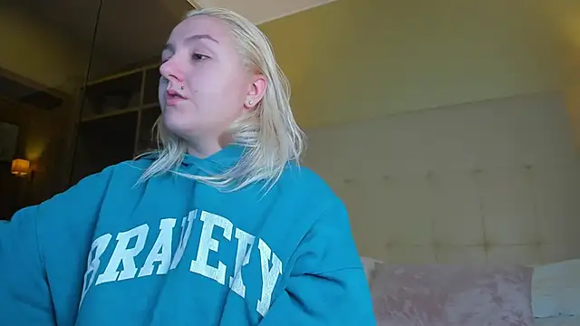 Debbie Taylor online show from December 2025 06:58:01 PM