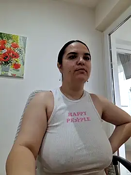 Snapshot of Ella-Diamond chatting on May 2026 05:49:01 AM Ella-Diamond online show from May 2026 05:49:01 AM