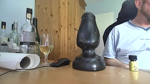 Snapshot of Tom_PP_cgn chatting on May 2026 02:35:02 PM Tom PP cgn online show from May 2026 02:35:02 PM