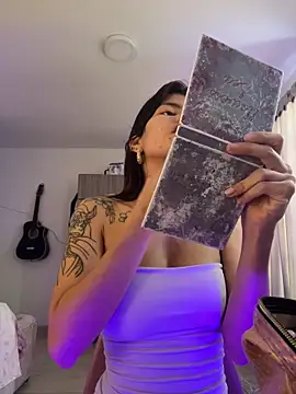 Snapshot of adop_me__ chatting on November 2025 01:04:01 PM adop me online show from November 2025 01:04:01 PM