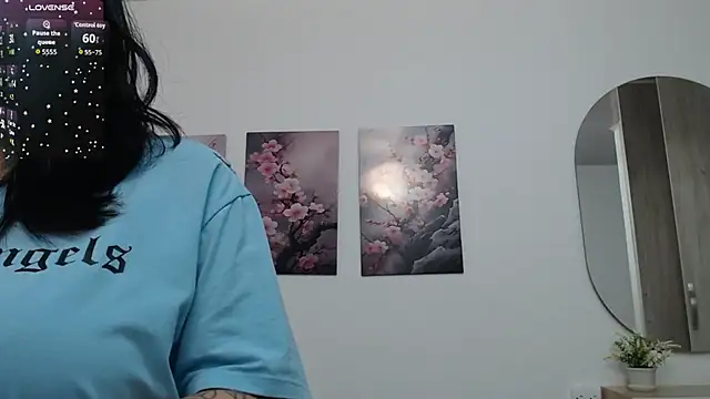 lily f00x online show from February 2026 12:34:01 PM