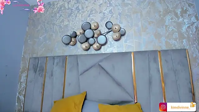 Snapshot of KimDevinne chatting on November 2025 02:34:02 AM KimDevinne online show from November 2025 02:34:02 AM