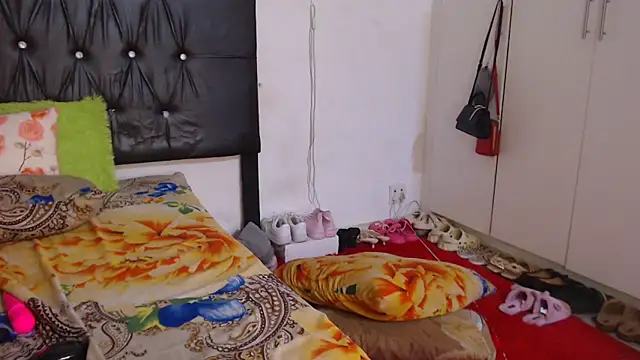 BigbootyNickyx online show from October 2025 06:05:02 PM