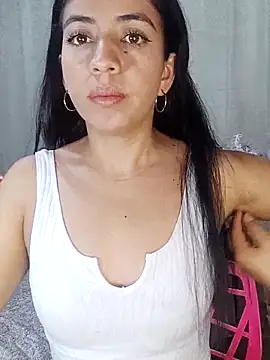 Snapshot of anngela01 chatting on December 2024 05:42:01 AM anngela01 online show from December 2024 05:42:01 AM