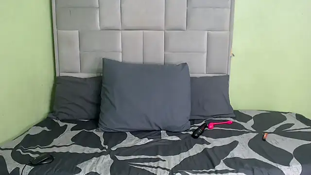 Snapshot of ThickPearlx23 chatting on November 2025 06:36:02 AM ThickPearlx23 online show from November 2025 06:36:02 AM