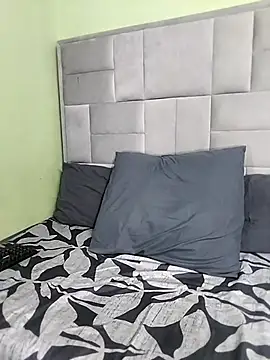 Snapshot of ThickPearlx23 chatting on November 2025 01:03:01 PM ThickPearlx23 online show from November 2025 01:03:01 PM