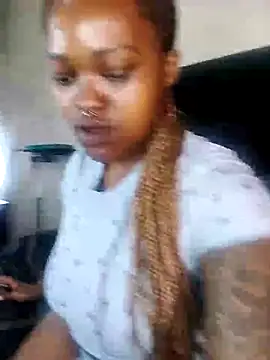 Snapshot of ThickPearlx23 chatting on January 2026 06:50:01 AM ThickPearlx23 online show from January 2026 06:50:01 AM