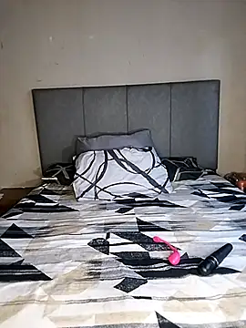 Snapshot of ThickPearlx23 chatting on February 2026 06:39:02 AM ThickPearlx23 online show from February 2026 06:39:02 AM