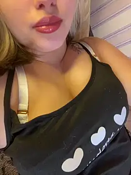 Snapshot of 69Laura696 chatting on January 2025 09:29:01 AM 69Laura696 online show from January 2025 09:29:01 AM