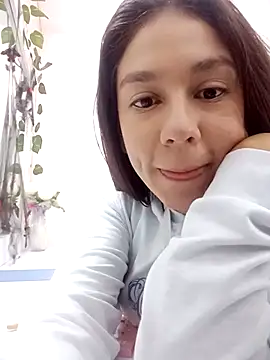 Luci And Sofi online show from October 2025 11:07:02 AM