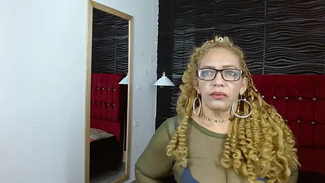 Snapshot of PervertedMature chatting on January 2025 10:23:02 AM PervertedMature online show from January 2025 10:23:02 AM