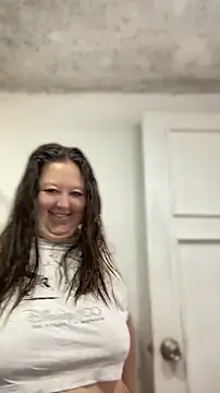 Chloee ep online show from April 2026 01:11:01 PM