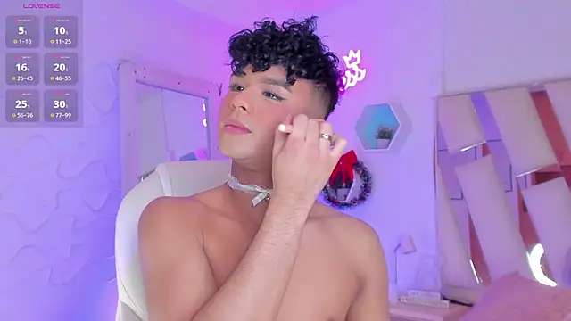 Snapshot of EthanCollens chatting on December 2024 12:39:02 AM EthanCollens online show from December 2024 12:39:02 AM