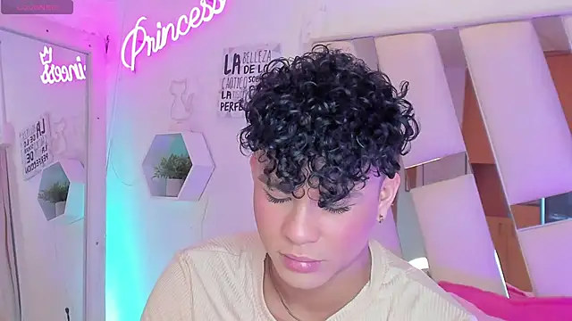 Snapshot of EthanCollens chatting on January 2025 09:18:02 PM EthanCollens online show from January 2025 09:18:02 PM