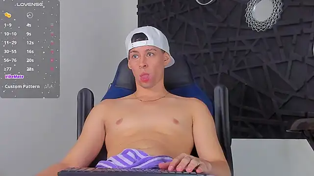 JadeSmiith  online show from December 2024 11:06:02 PM