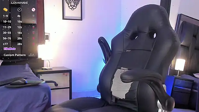 JadeSmiith  online show from March 2025 09:43:02 PM