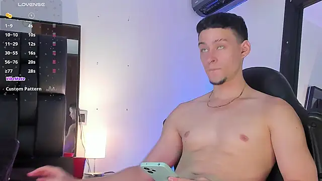 JadeSmiith  online show from March 2025 10:09:02 PM