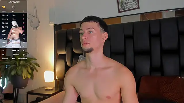 JadeSmiith  online show from September 2025 10:42:01 PM