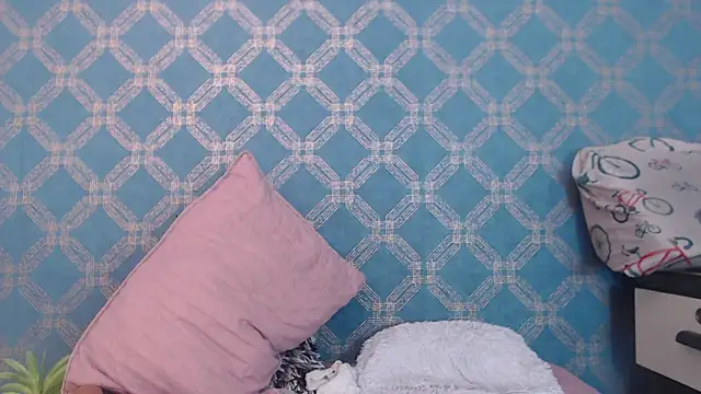 Snapshot of violeta_cute18 chatting on January 2025 10:51:02 PM violeta cute18 online show from January 2025 10:51:02 PM