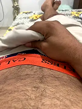 VouchingLagging online show from October 2025 10:07:01 PM