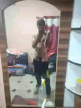 Snapshot of loganwollf chatting on January 2025 05:24:02 PM loganwollf online show from January 2025 05:24:02 PM