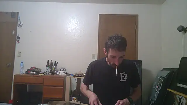 Snapshot of SlammyDjr chatting on December 2024 08:20:02 AM SlammyDjr online show from December 2024 08:20:02 AM