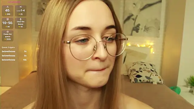 Snapshot of Tiffanyhunt chatting on February 2025 10:37:02 AM Tiffanyhunt online show from February 2025 10:37:02 AM