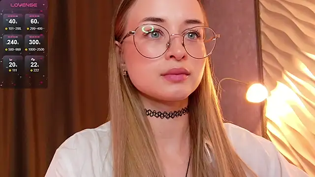 Snapshot of Tiffanyhunt chatting on November 2025 01:43:01 PM Tiffanyhunt online show from November 2025 01:43:01 PM