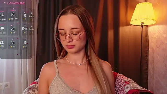 Snapshot of Tiffanyhunt chatting on December 2025 03:05:01 PM Tiffanyhunt online show from December 2025 03:05:01 PM