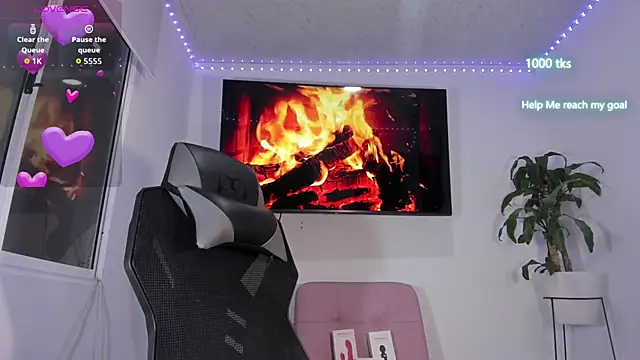 emily palmeer online show from October 2025 09:28:01 AM