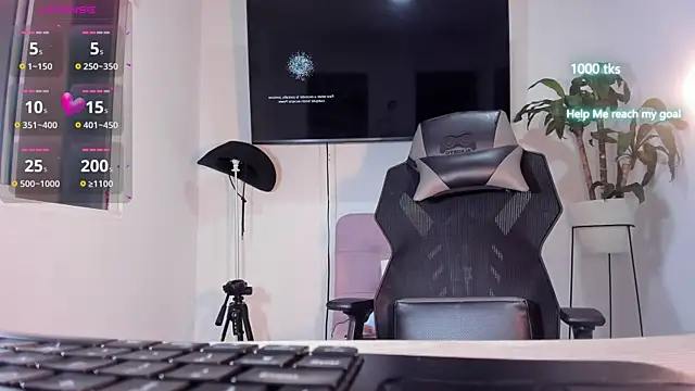 emily palmeer online show from November 2025 09:10:01 AM