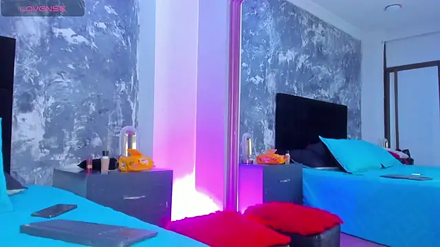 Snapshot of AuroraRojas chatting on January 2025 10:02:01 PM AuroraRojas online show from January 2025 10:02:01 PM