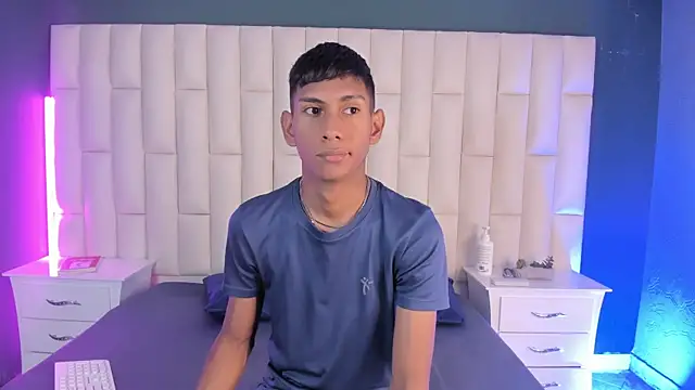 Snapshot of Nick_Collins18 chatting on February 2025 03:34:02 AM Nick Collins18 online show from February 2025 03:34:02 AM