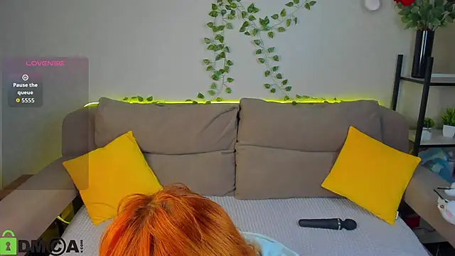 Little Chips online show from November 2025 05:23:01 PM