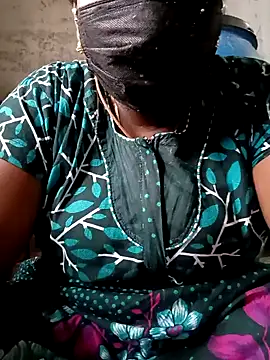 Snapshot of kavinila20 chatting on January 2025 09:13:02 AM kavinila20 online show from January 2025 09:13:02 AM