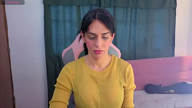 vittorialombardi   online show from June 2026 09:34:01 PM