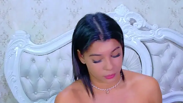 TiaraRosse online show from November 2025 04:55:01 AM