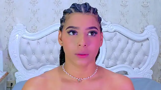 TiaraRosse online show from November 2025 01:01:01 PM