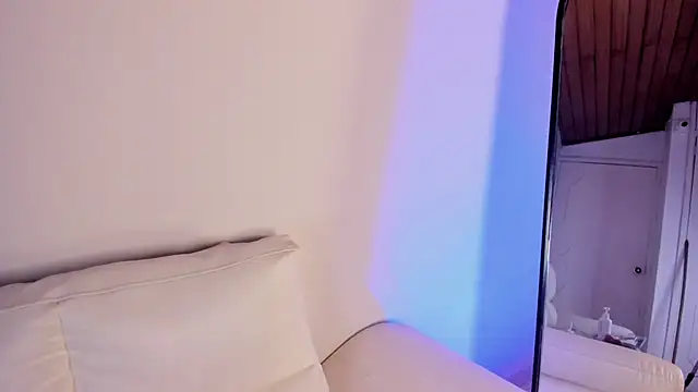 Rebeca Williams  online show from January 2025 03:19:02 AM