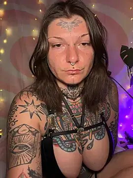 lizzardqueeen online show from March 2026 11:33:01 PM