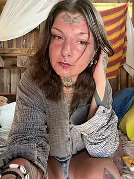 Snapshot of lizzardqueeen chatting on July 2026 03:14:02 PM lizzardqueeen online show from July 2026 03:14:02 PM