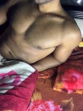 Snapshot of Vampire_xoxo chatting on February 2025 03:48:01 AM Vampire xoxo online show from February 2025 03:48:01 AM