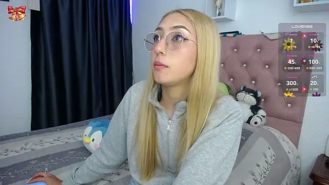 Soffy-brooks online show from December 2025 03:33:01 AM