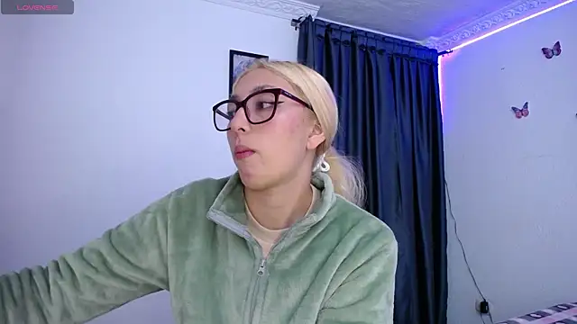 Soffy-brooks online show from April 2026 04:35:01 AM