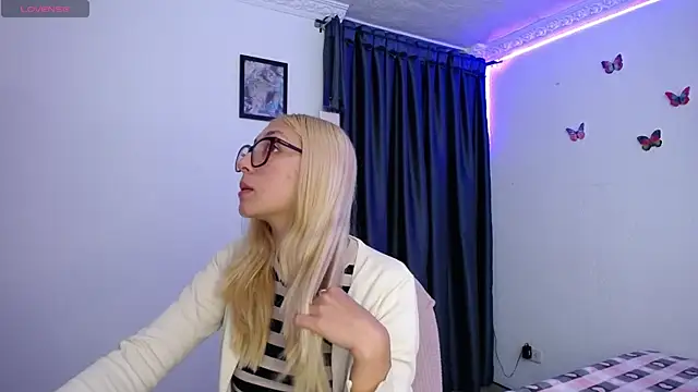 Soffy-brooks online show from April 2026 04:37:01 AM