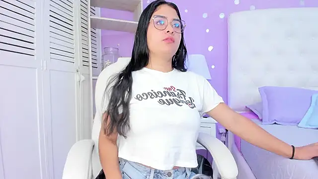 Snapshot of scarlette_15_ chatting on February 2026 03:15:01 AM scarlette 15 online show from February 2026 03:15:01 AM