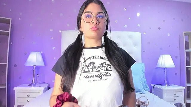 Snapshot of scarlette_15_ chatting on February 2026 03:12:01 AM scarlette 15 online show from February 2026 03:12:01 AM