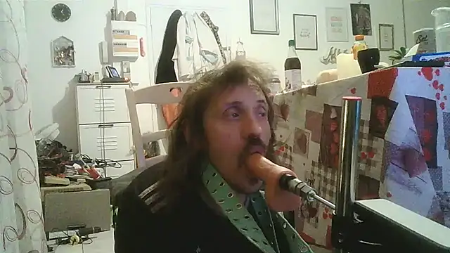 cyril020202 online show from November 2025 05:23:01 PM