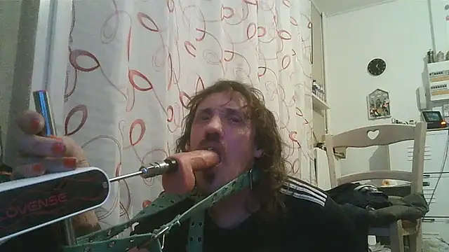 cyril020202 online show from December 2025 11:31:02 PM